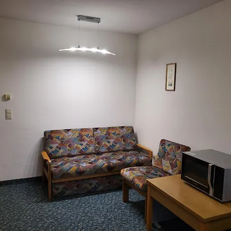 Mit Kuechenzeile In Einer Abgelegenen Ehemaligen Hotelanlage Apartament Vohenstrauss
